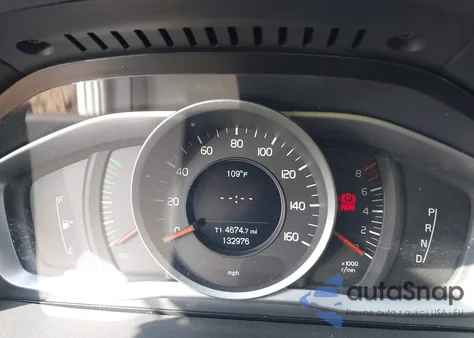 2017 Volvo S60 T5 Dynamic z USA, uszkodzony, nr VIN YV126MFL6H2423997